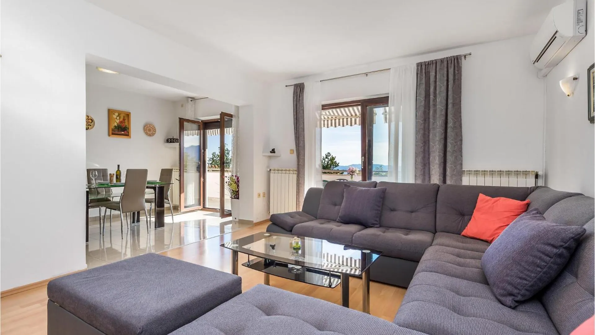 2 Bedroom Pet Friendly Apartment In Rijeka