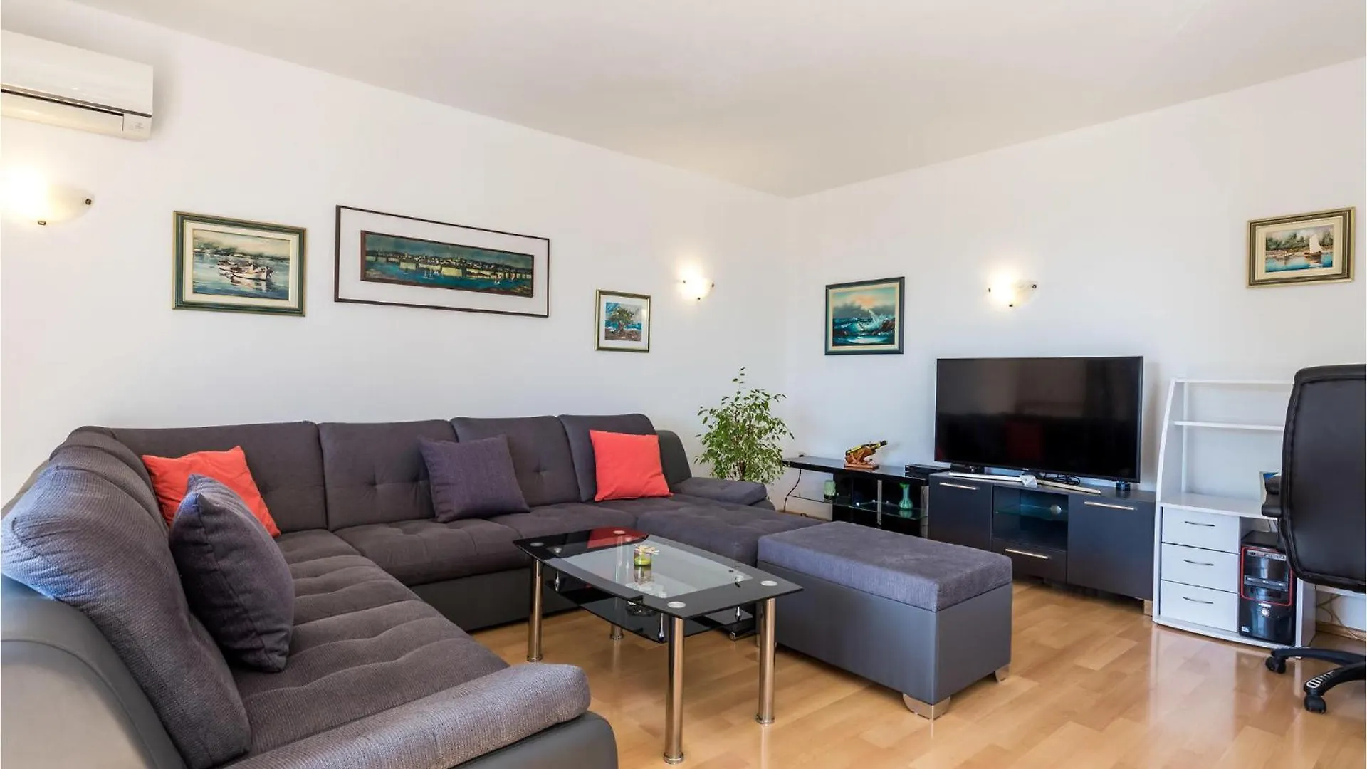 2 Bedroom Pet Friendly Apartment In Риека